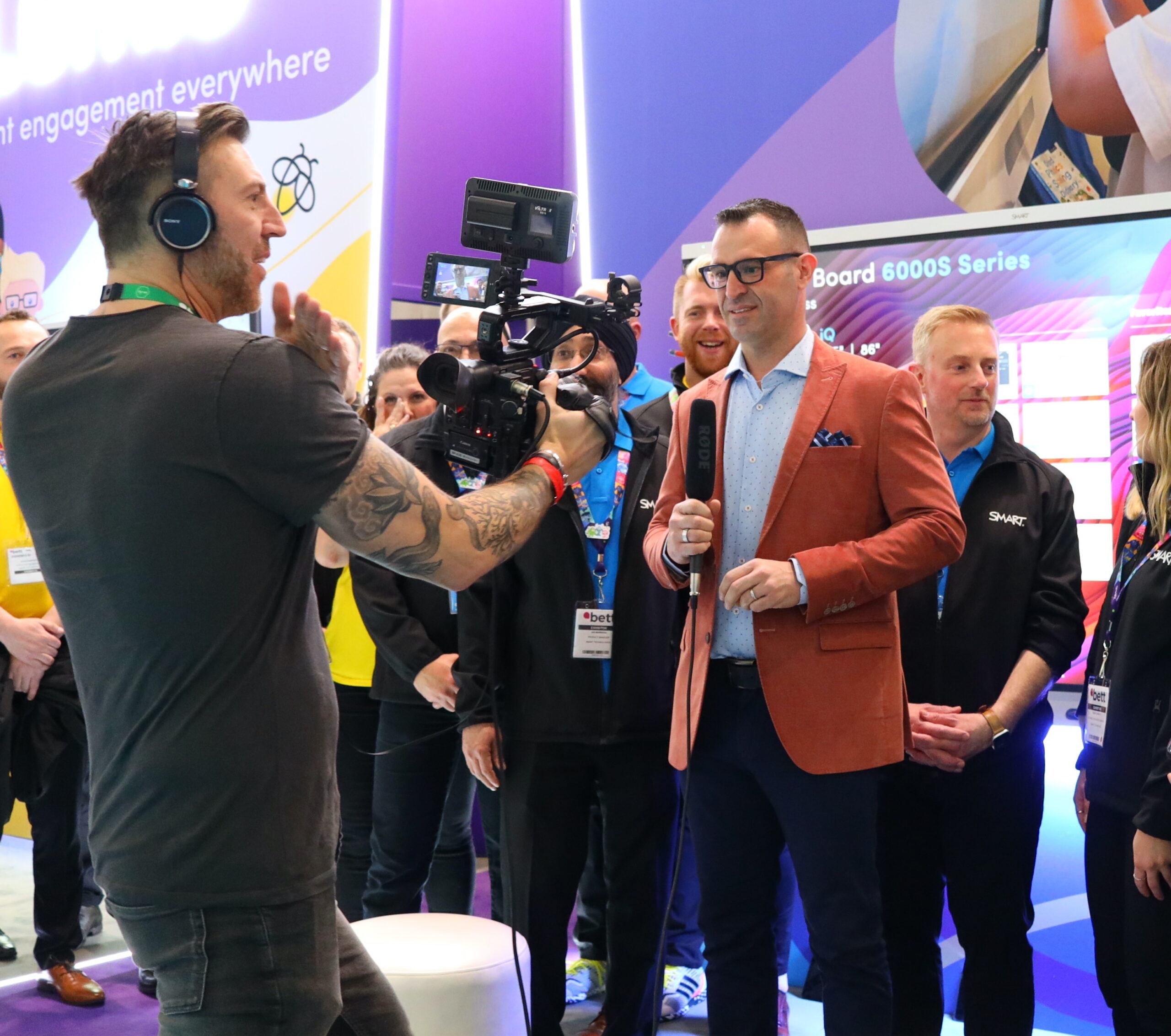 Flat Frog Studio attending conference with professional video shooting Flat Frog Studio attending conference with professional video shooting